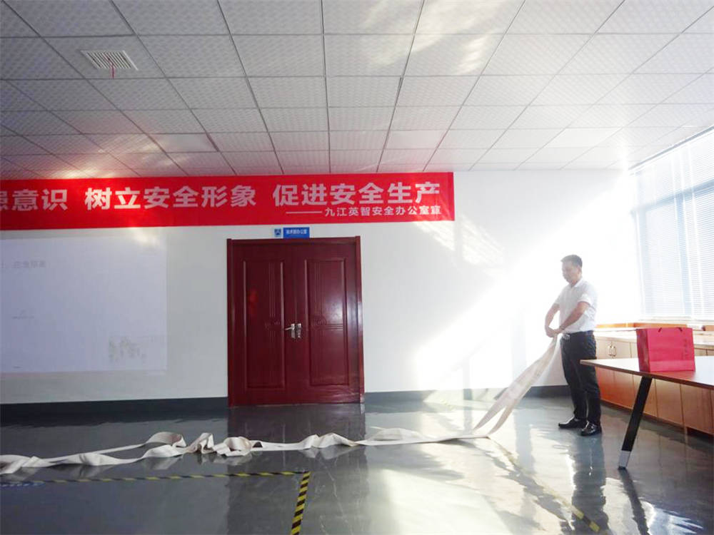 落实主体责任，提高防患意识。树立安全形象，促进安全生产
